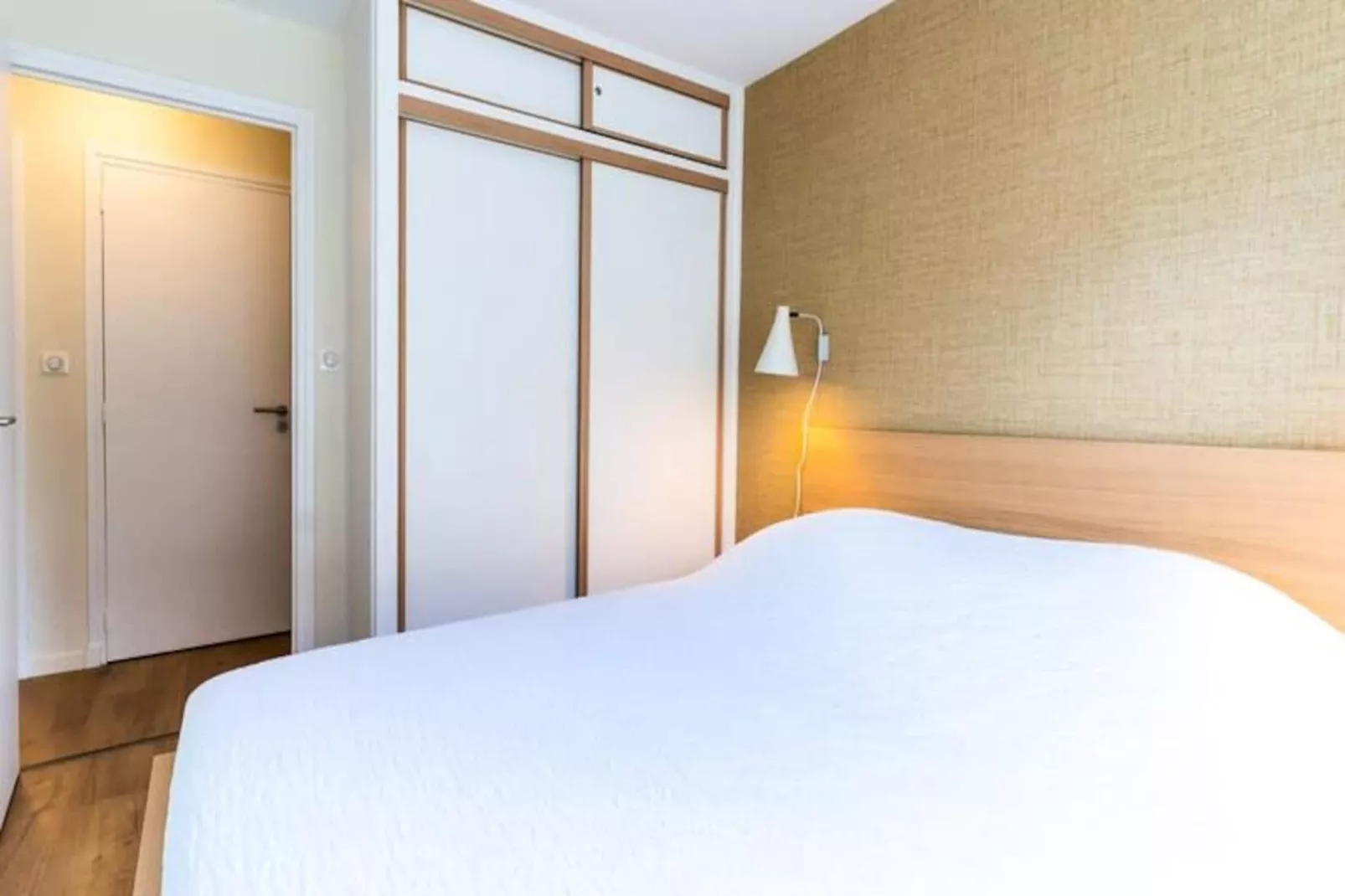 Résidence Bel Appartement Pour 5 Pers Avec Deux Terrasses Proche Mer Et Centre-Image-tags.