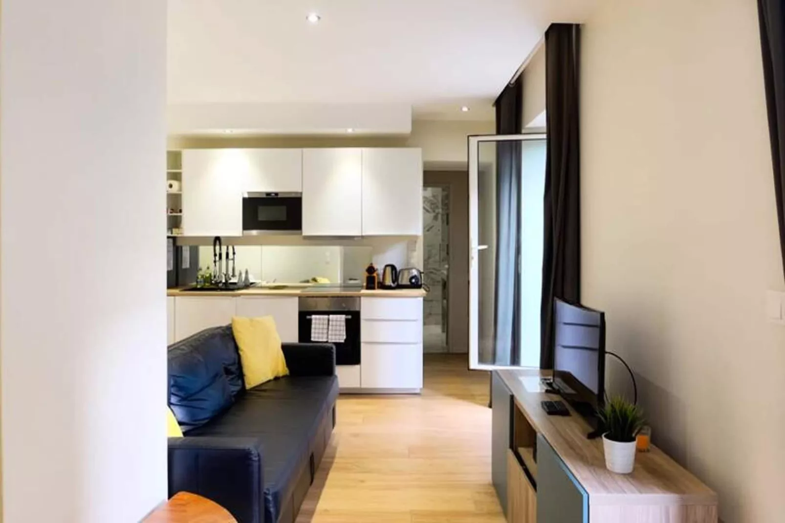 Magnifique T3 Tout Confort Avec Terrasse, Parking Et Vue Oc&eacute;an Pour 5-Living room