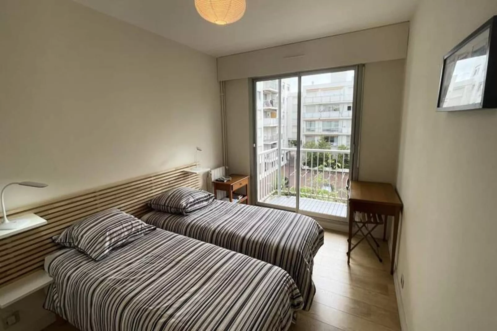Superbe Appartement Avec Balcon, Garage, 3ch, &agrave; 5min De La Plage-Bedroom
