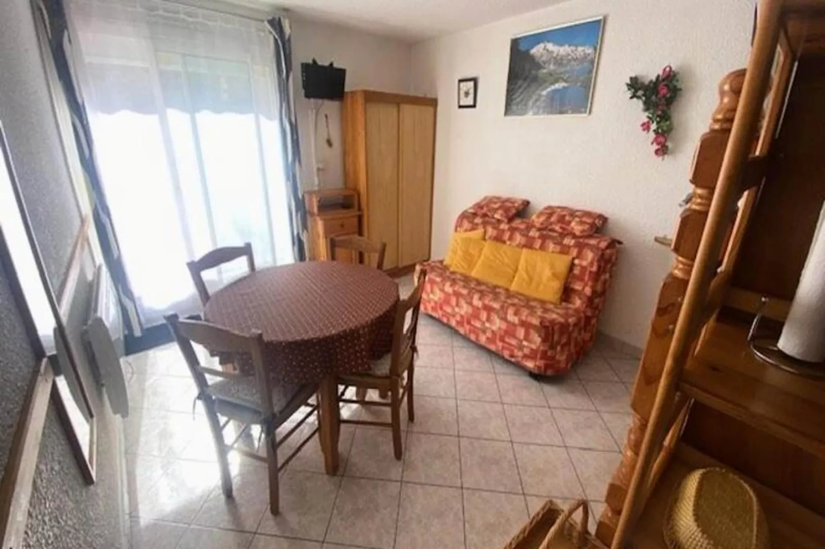 Résidence Neouvielle-Dining room