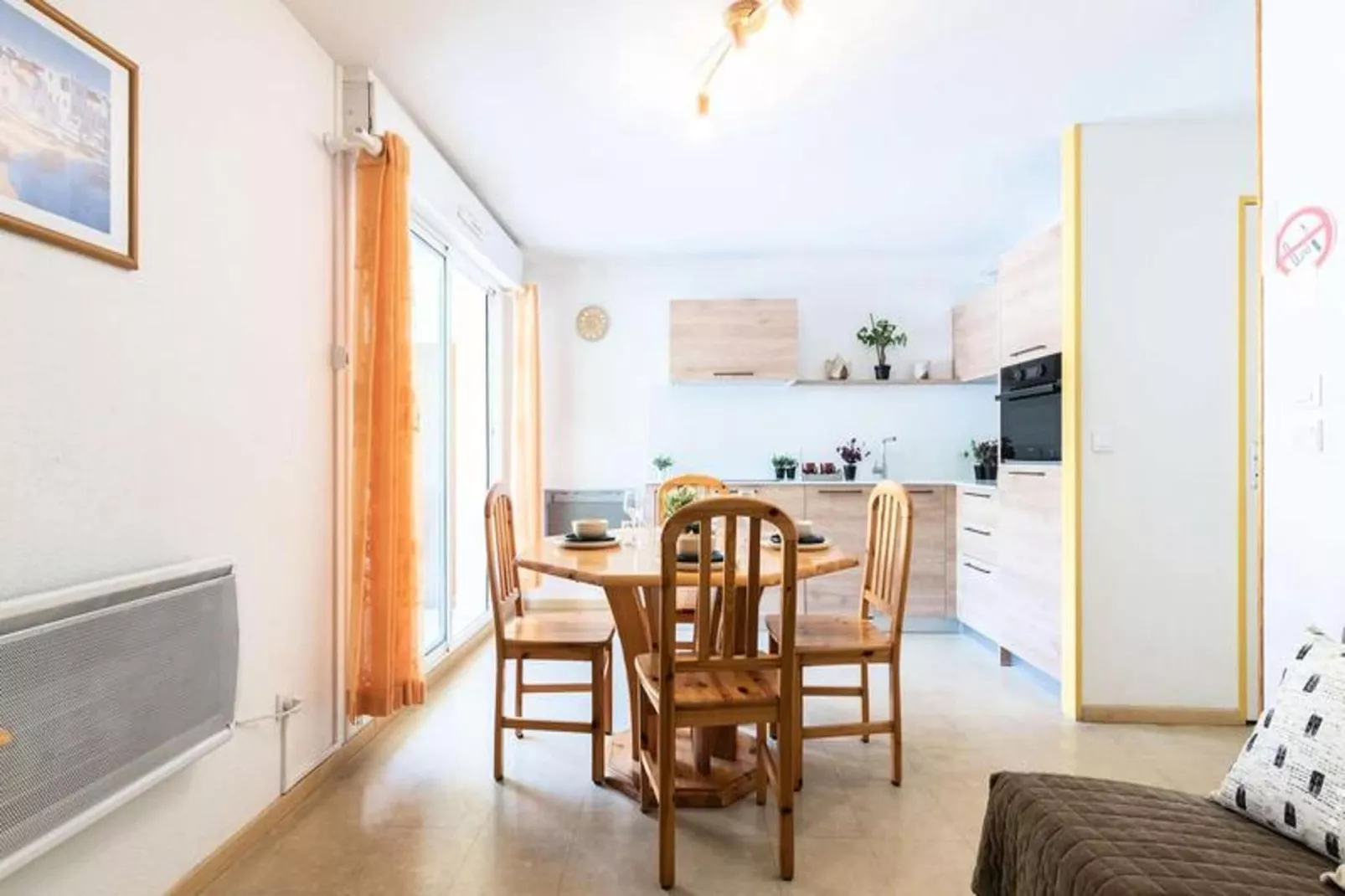 Résidence Montsegu-Dining room