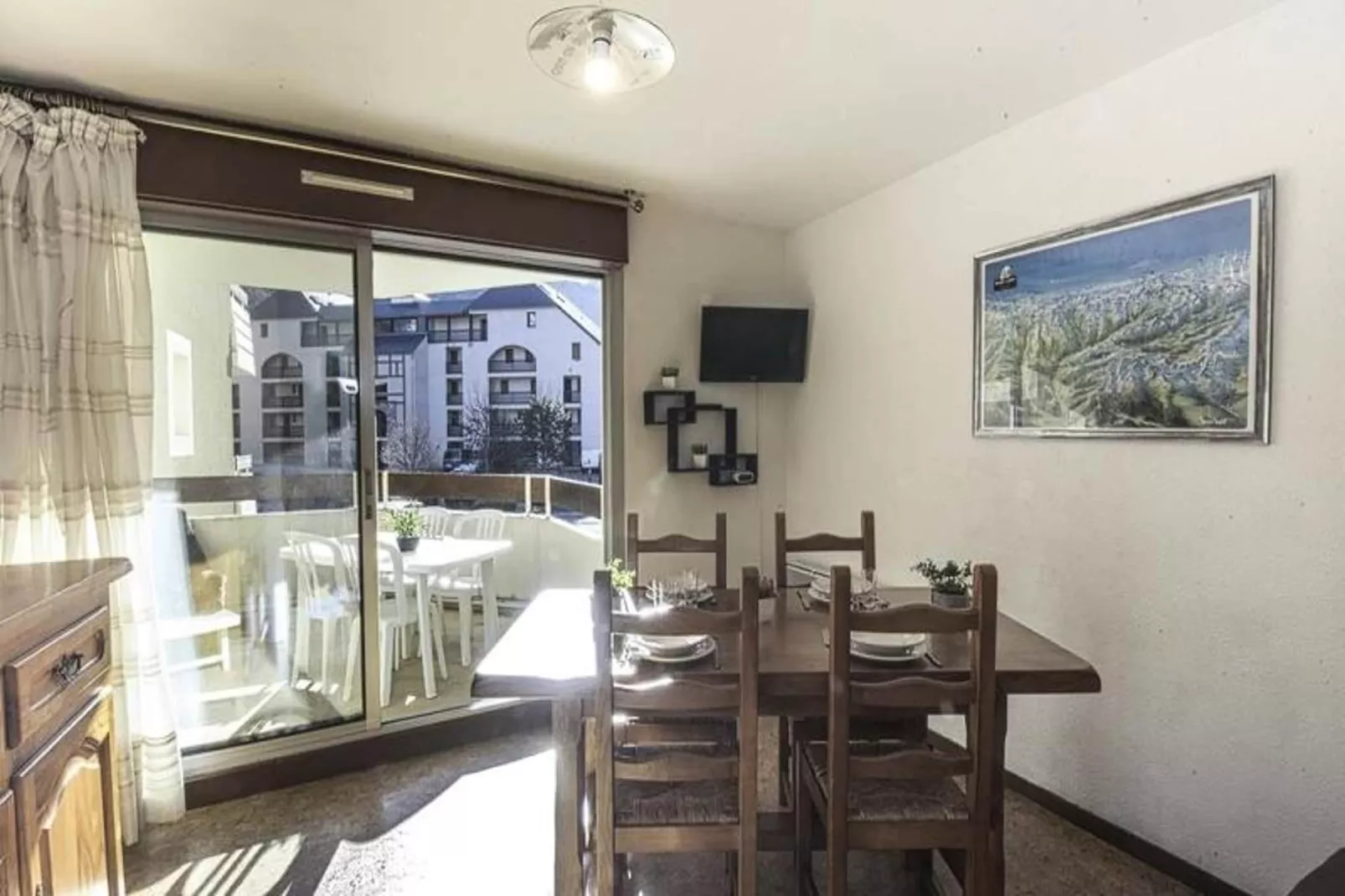 Résidence H.th.ii:bat.6-Dining room