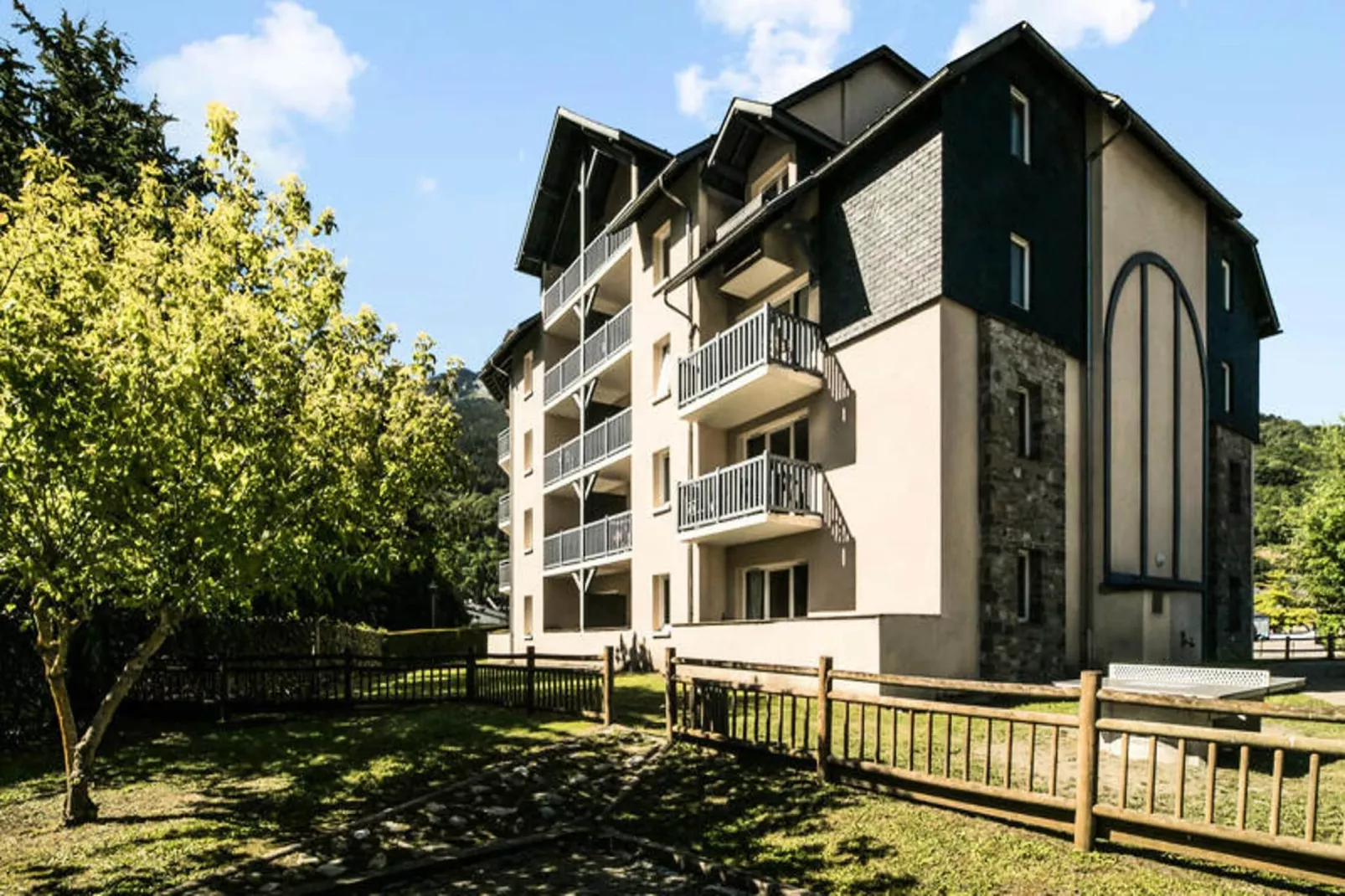 Résidence Les Rives de L'Aure - maeva Home-Exterior in summer