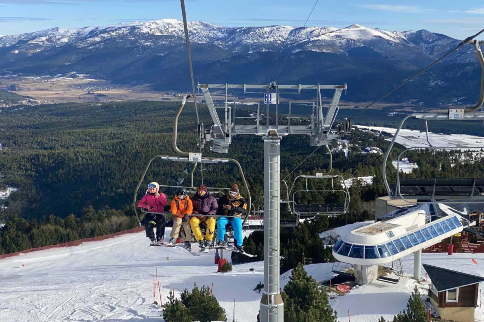 VVF Résidence Les Angles Pyrénées-Außenbereich Sommer