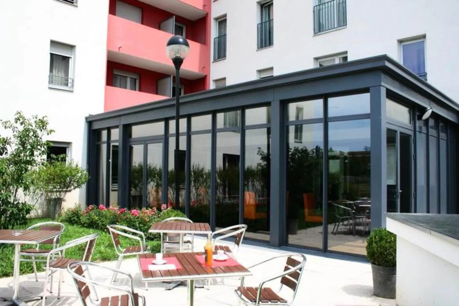 Appart'hôtel Odalys City Bioparc-Exterior in summer