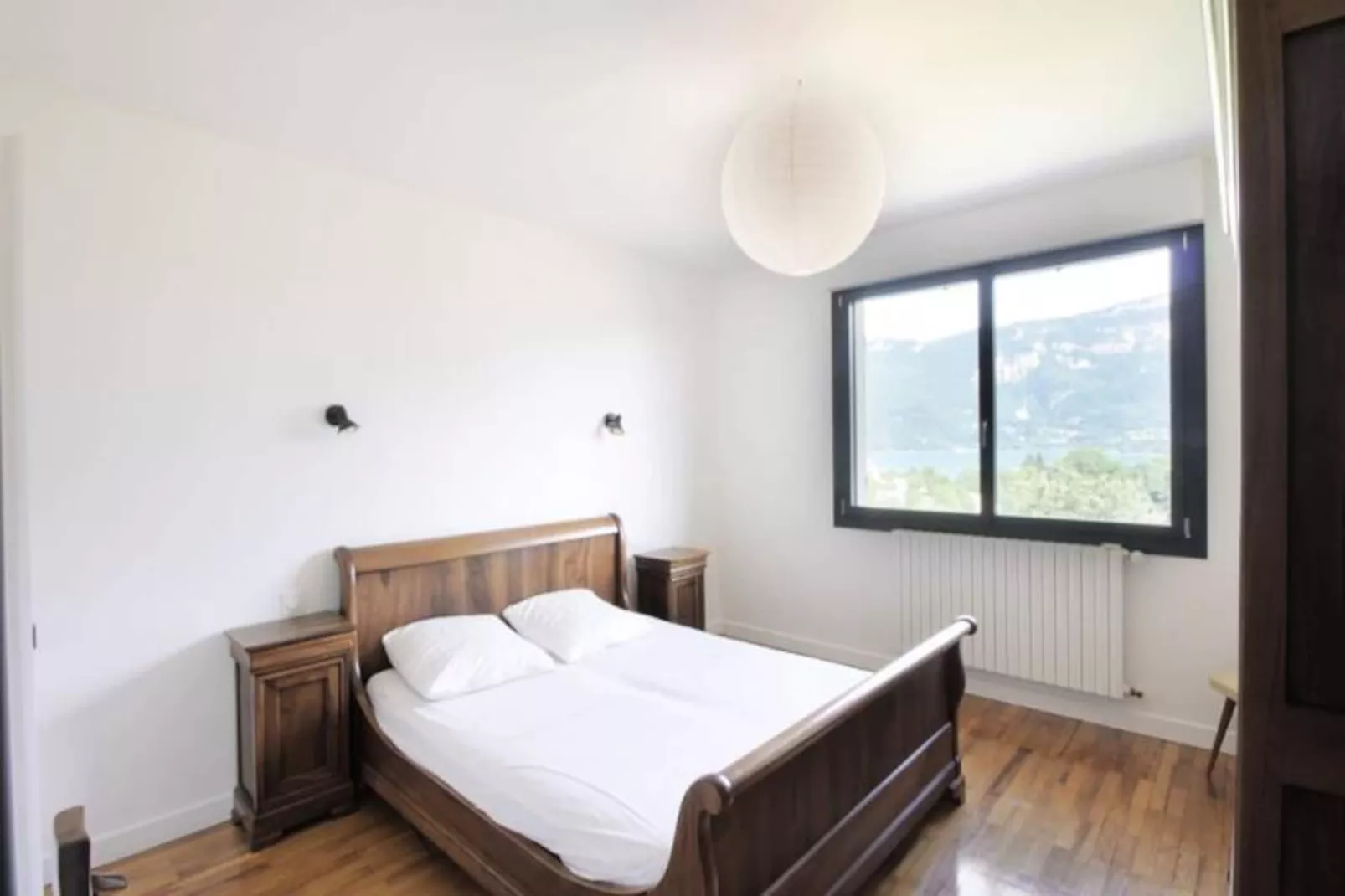 Belle Villa Sur Les Coteaux Du Lac D'aiguebelette!-Image-tags.