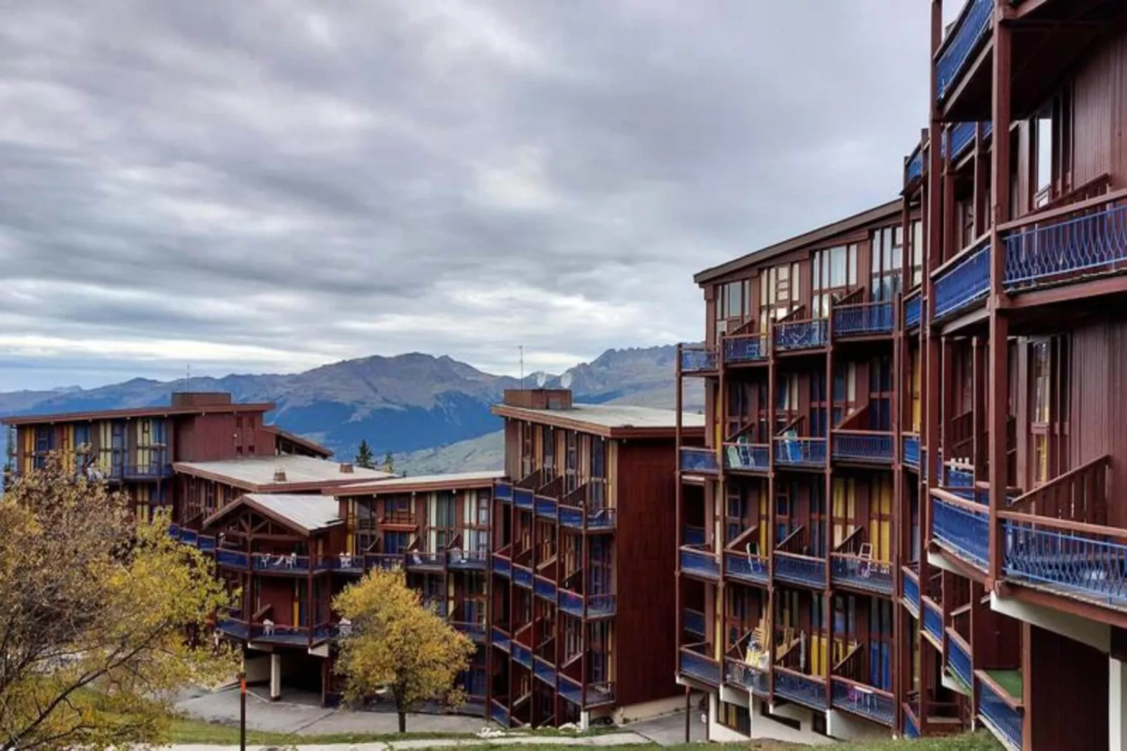 Résidence Aiguille Grive Bat I - Exterior in summer