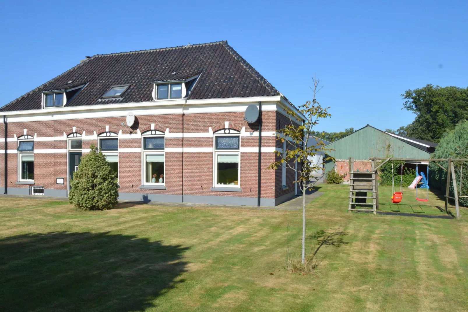 Erve Baak-Exterior summer