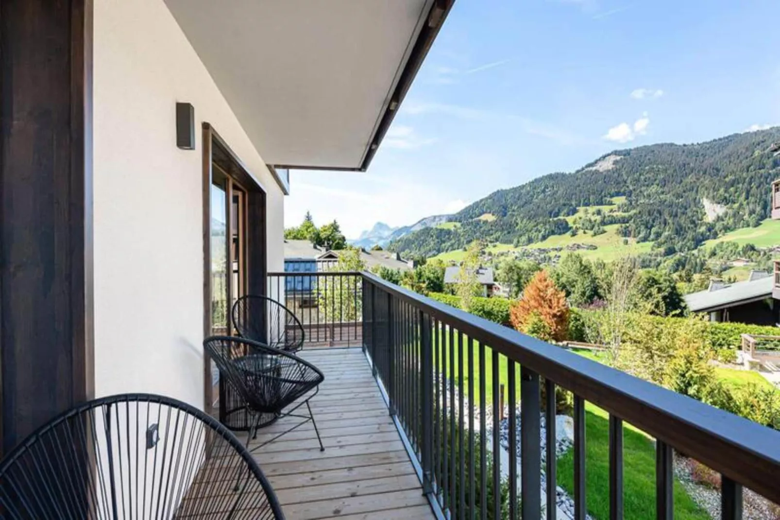 Résidence Stallion B-Außenbereich Sommer