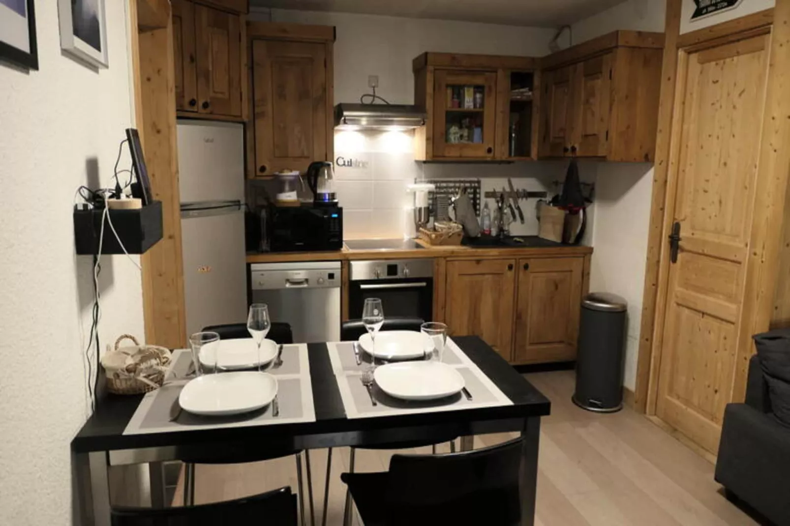 Les Chalet Du Soleil-Dining room