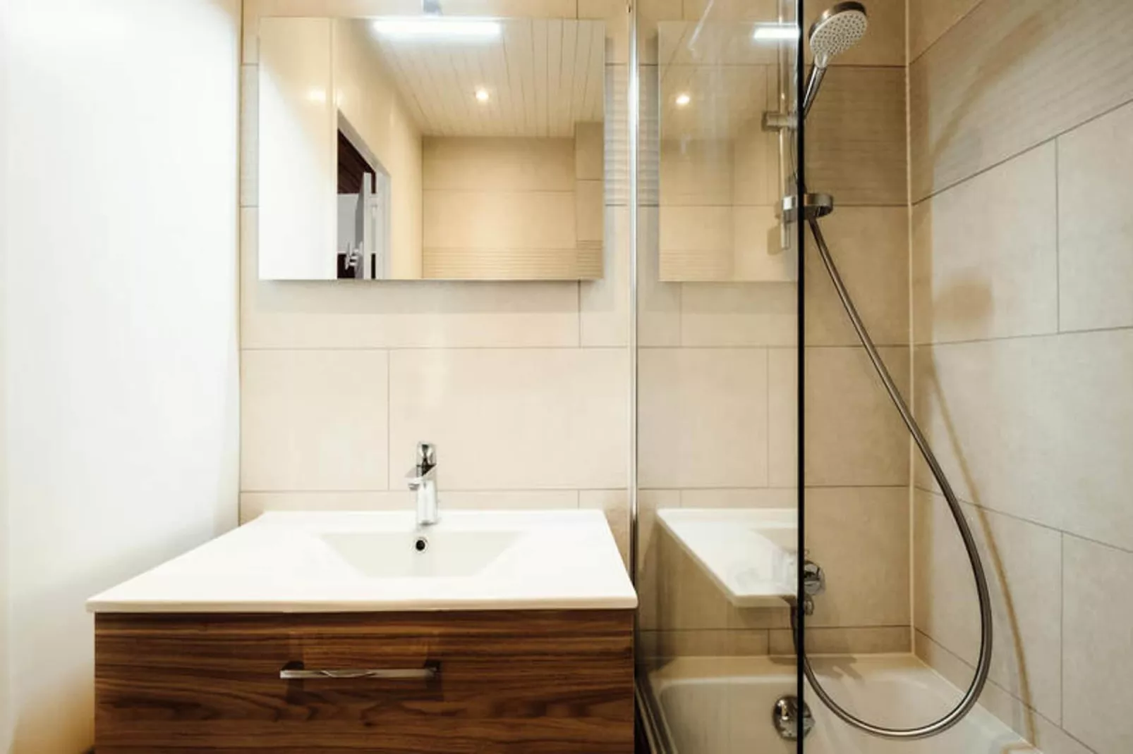 Résidence Bison-Exterior in summer