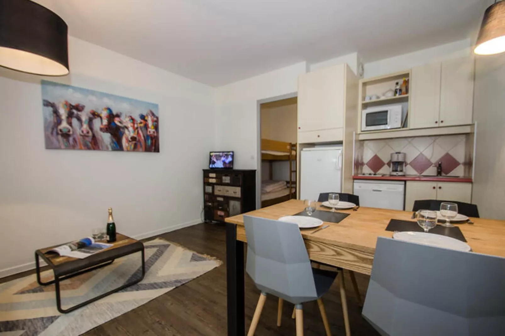 Résidence Riviere-Dining room