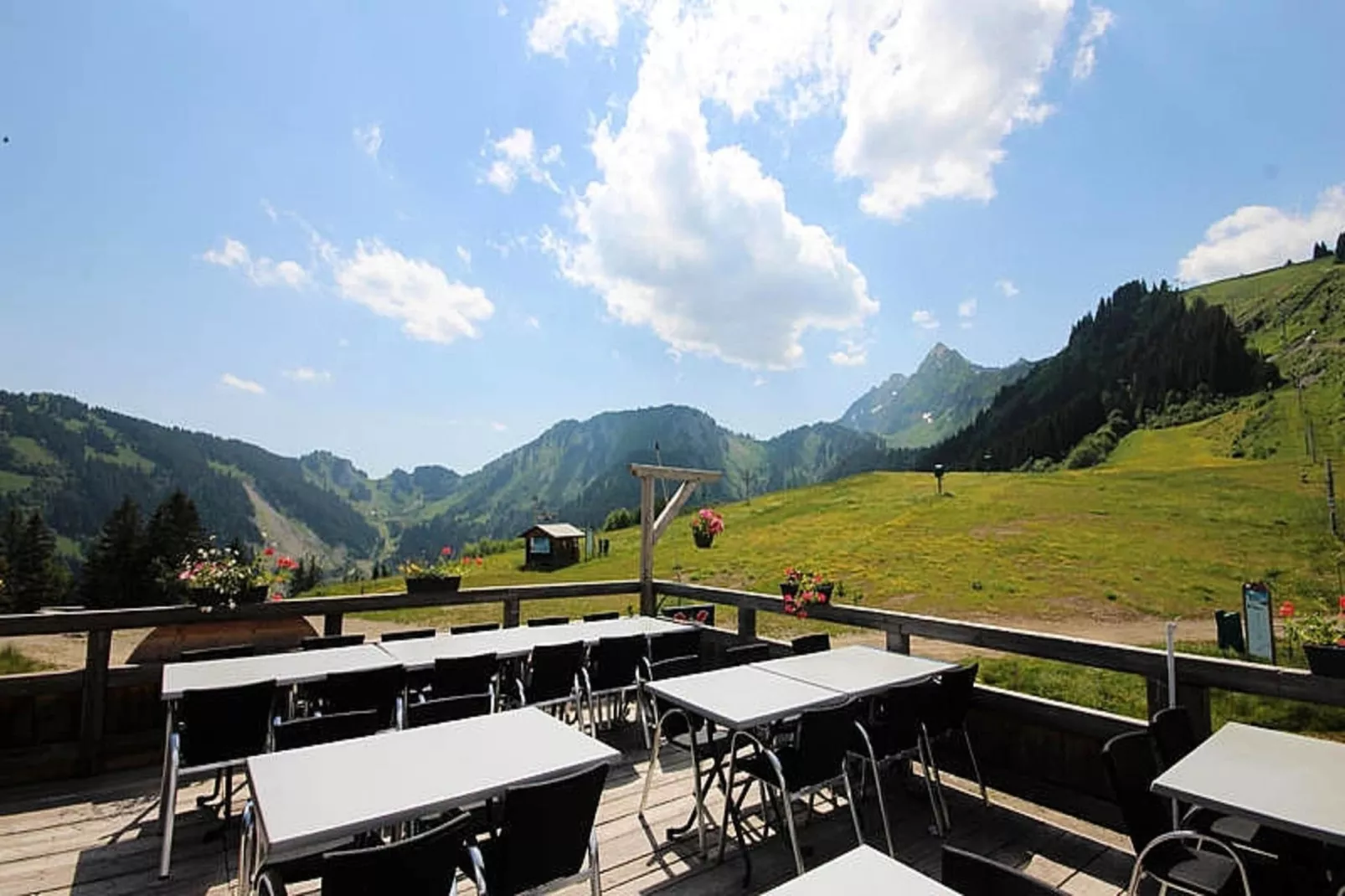 Studio à Saint Jean d'Aulps-Terrasse / balcon