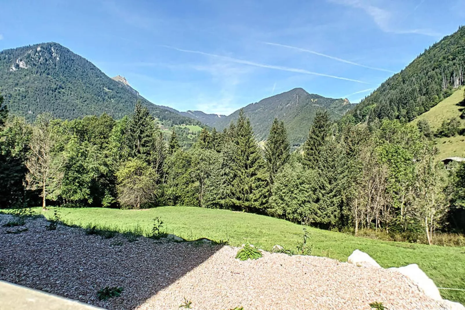 Appartements à Saint Jean d'Aulps-Areas within 1km in summer