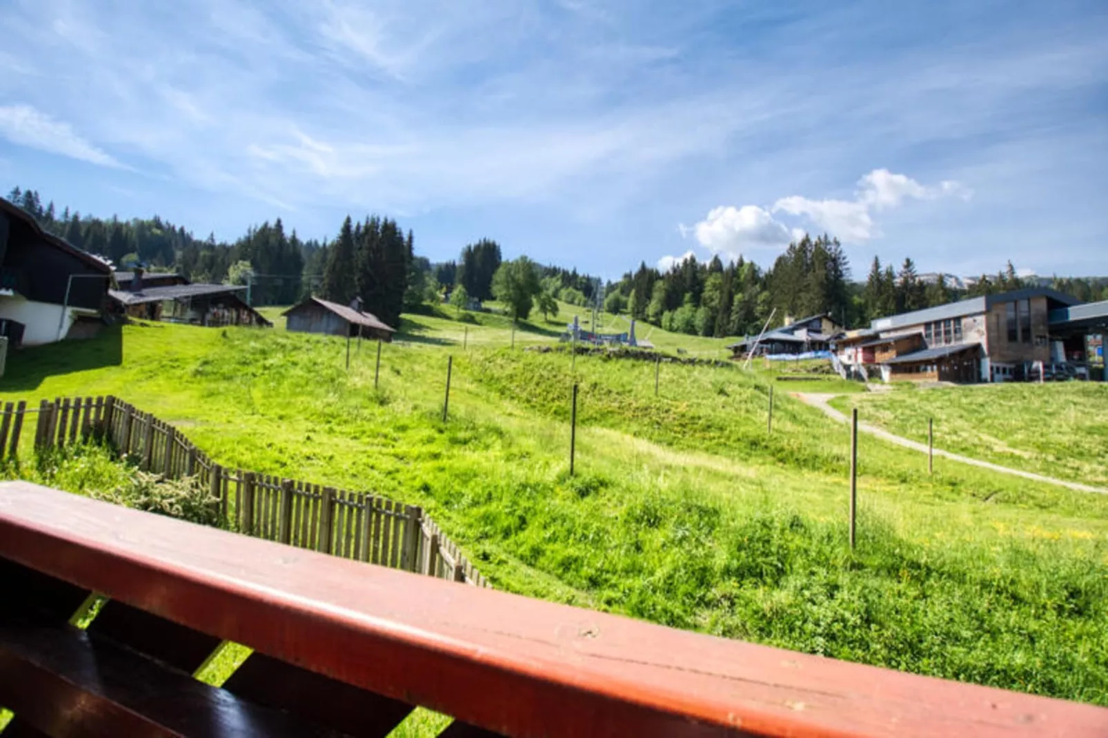 Résidence Jardin Alpin Bat B-Exterior in summer
