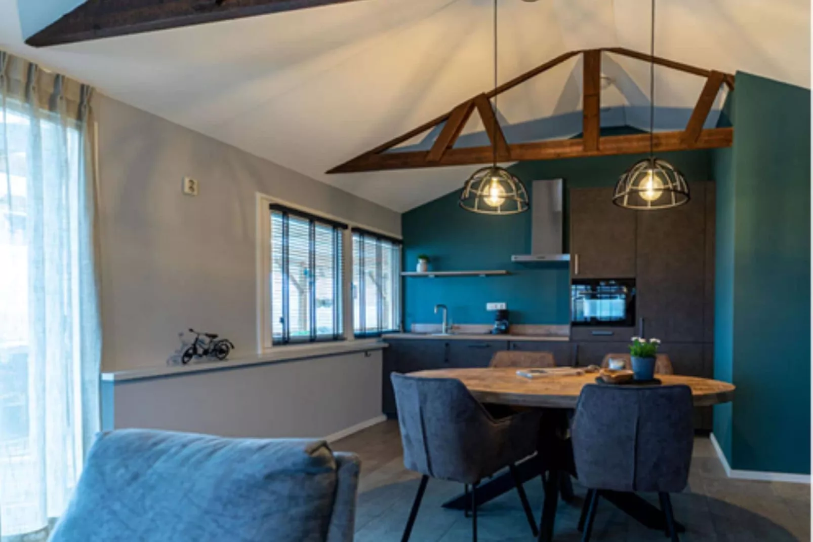Reggezicht-Living room
