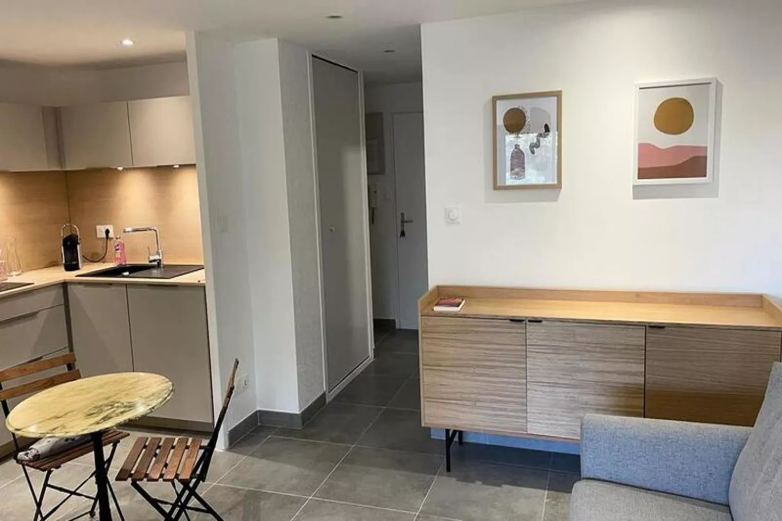 Résidence Alisier-Dining room