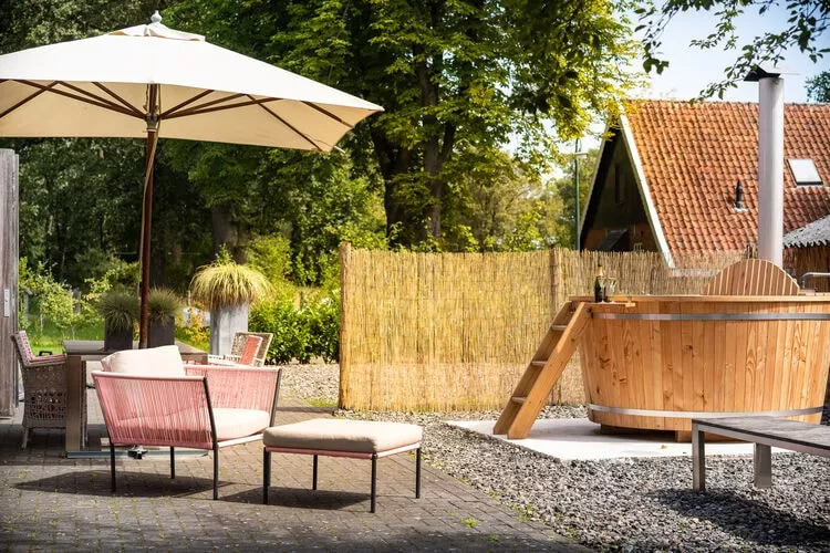Design Farmers Barn Twente met Hottub-Exterior summer