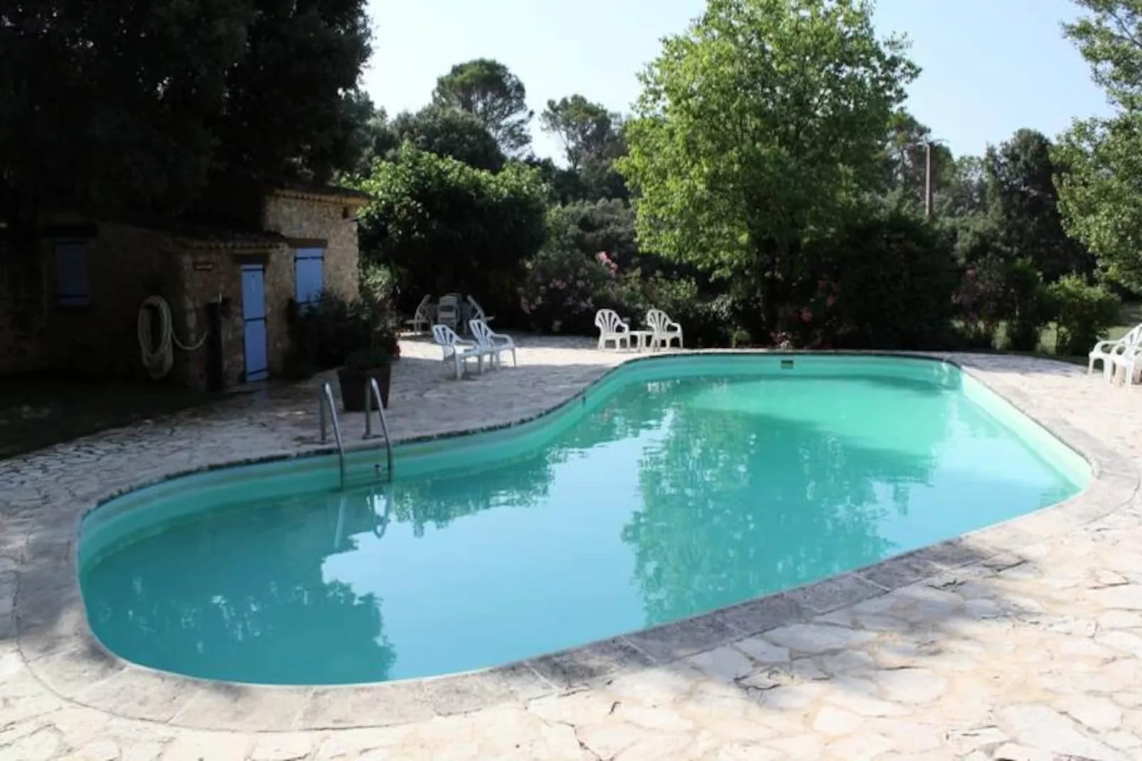 L'oubradou, Mas De Charme, Piscine Partag&eacute;e En Provence, Nature Et Calme-Image-tags.