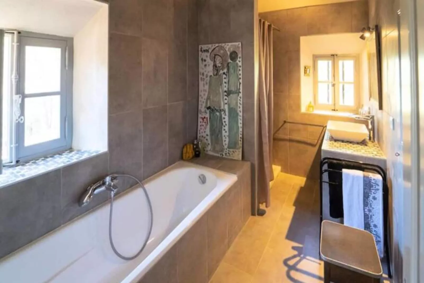 Maison Avec Vue Et Piscine Chauff&eacute;e &agrave; Roussillon-Image-tags.