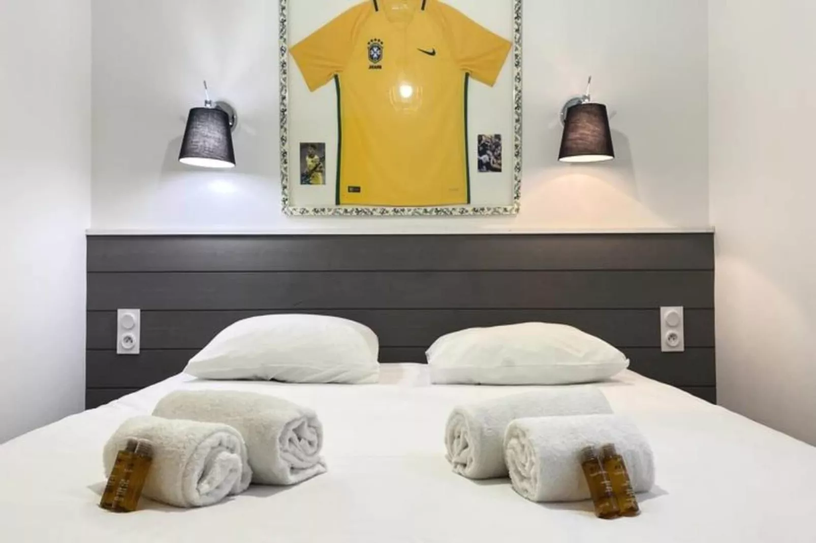 Villa Br&eacute;sil - Domaine Le Sherwood-Exterior in summer