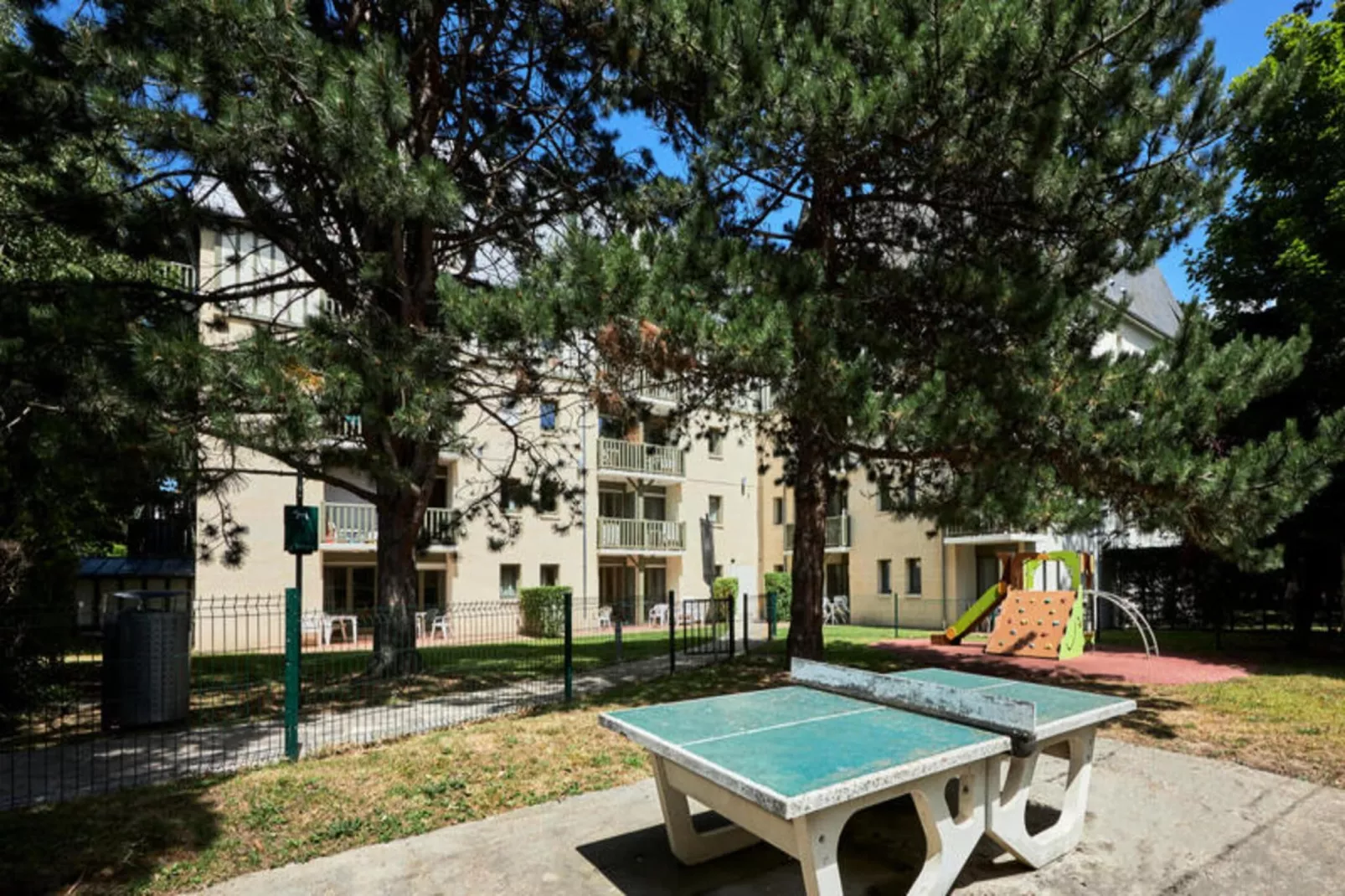 Résidence Les Embruns - maeva Home-Exterior in summer