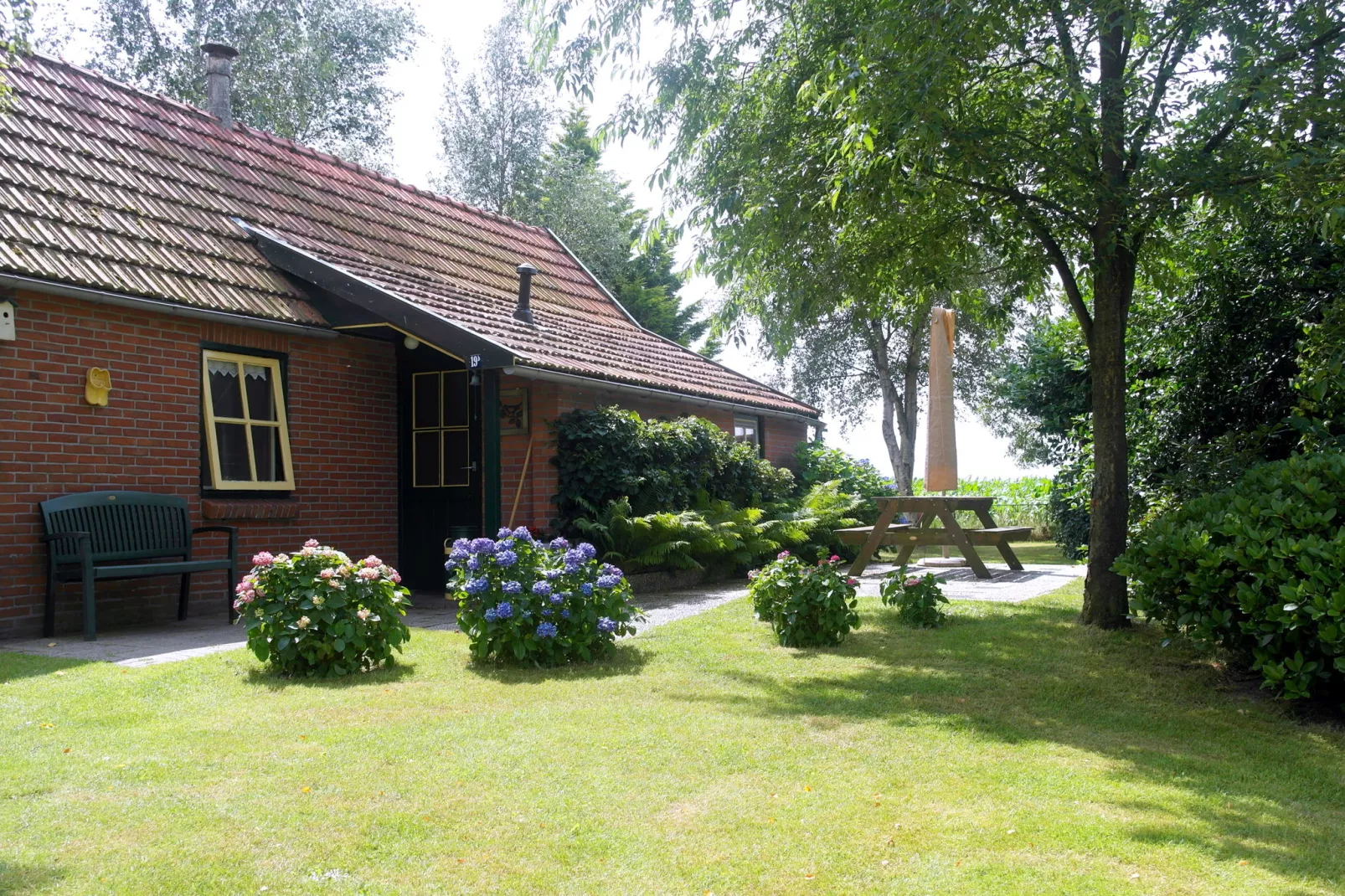 De Merel-Gardens summer