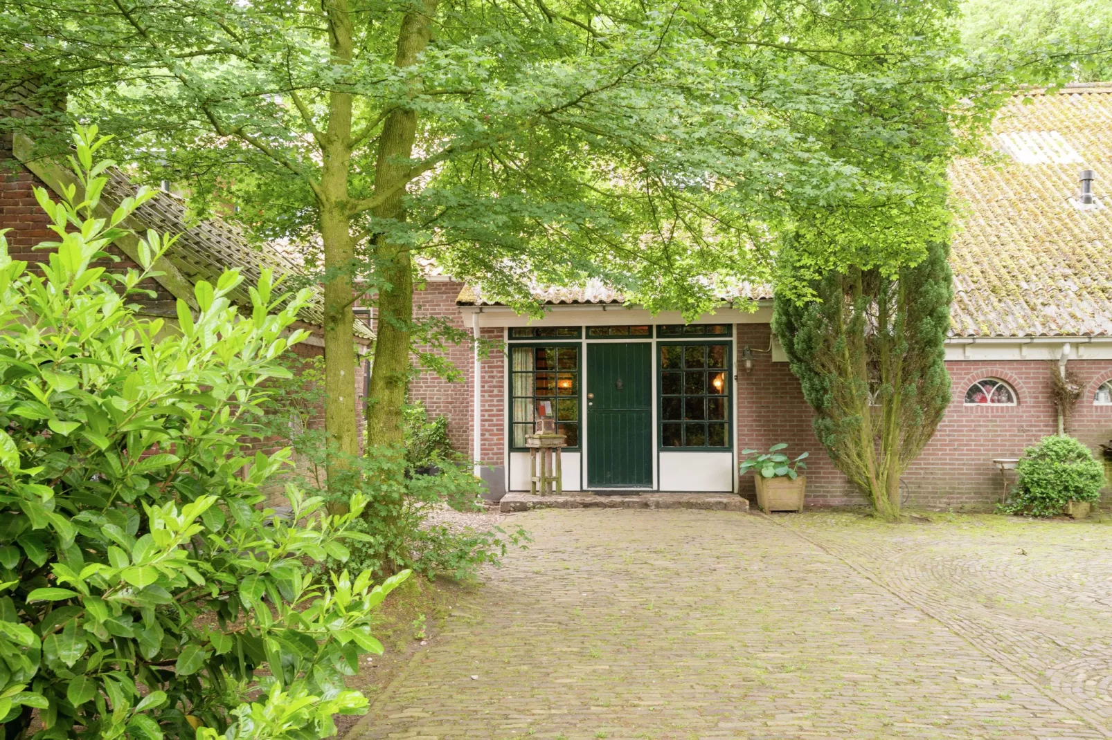 De Eekhorst-Exterior summer