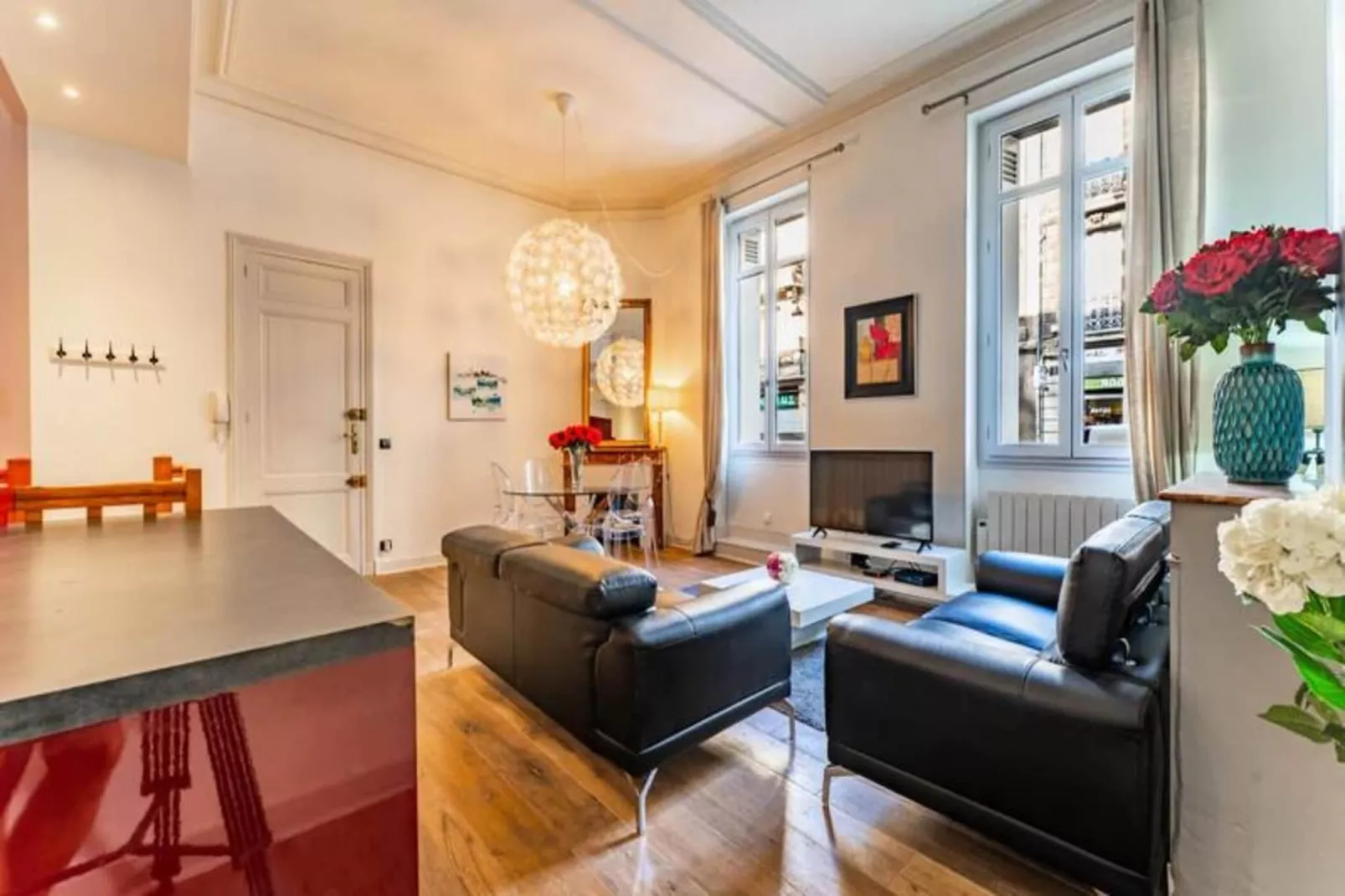 Magnifique  Appartement Au C&oelig;ur Du Quartier Historique Saint-michel-Ambiance