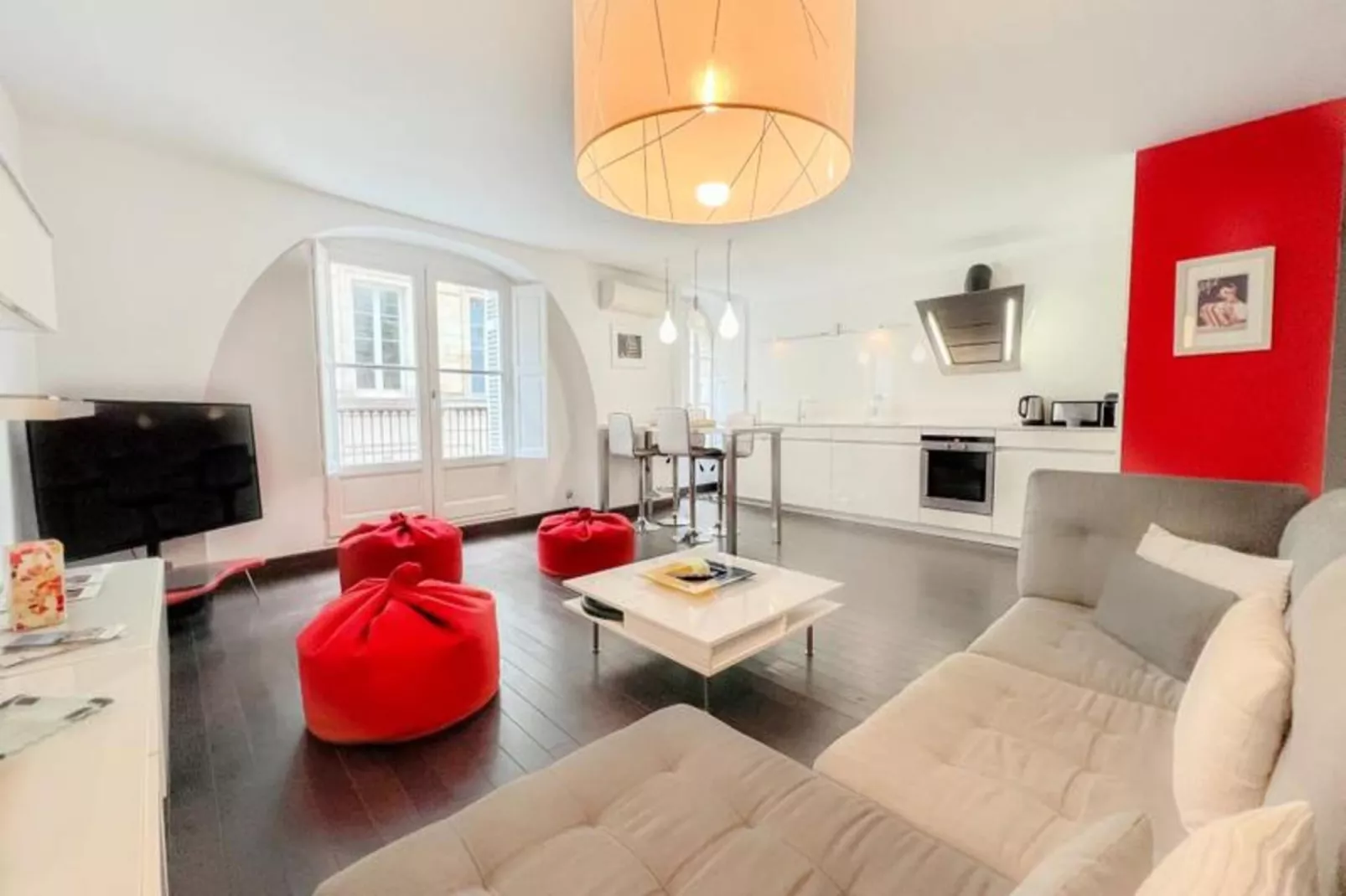 Appartement De Haut Standing Authentique Situ&eacute; Au Coeur Du Triangle D'or-Außenbereich Sommer