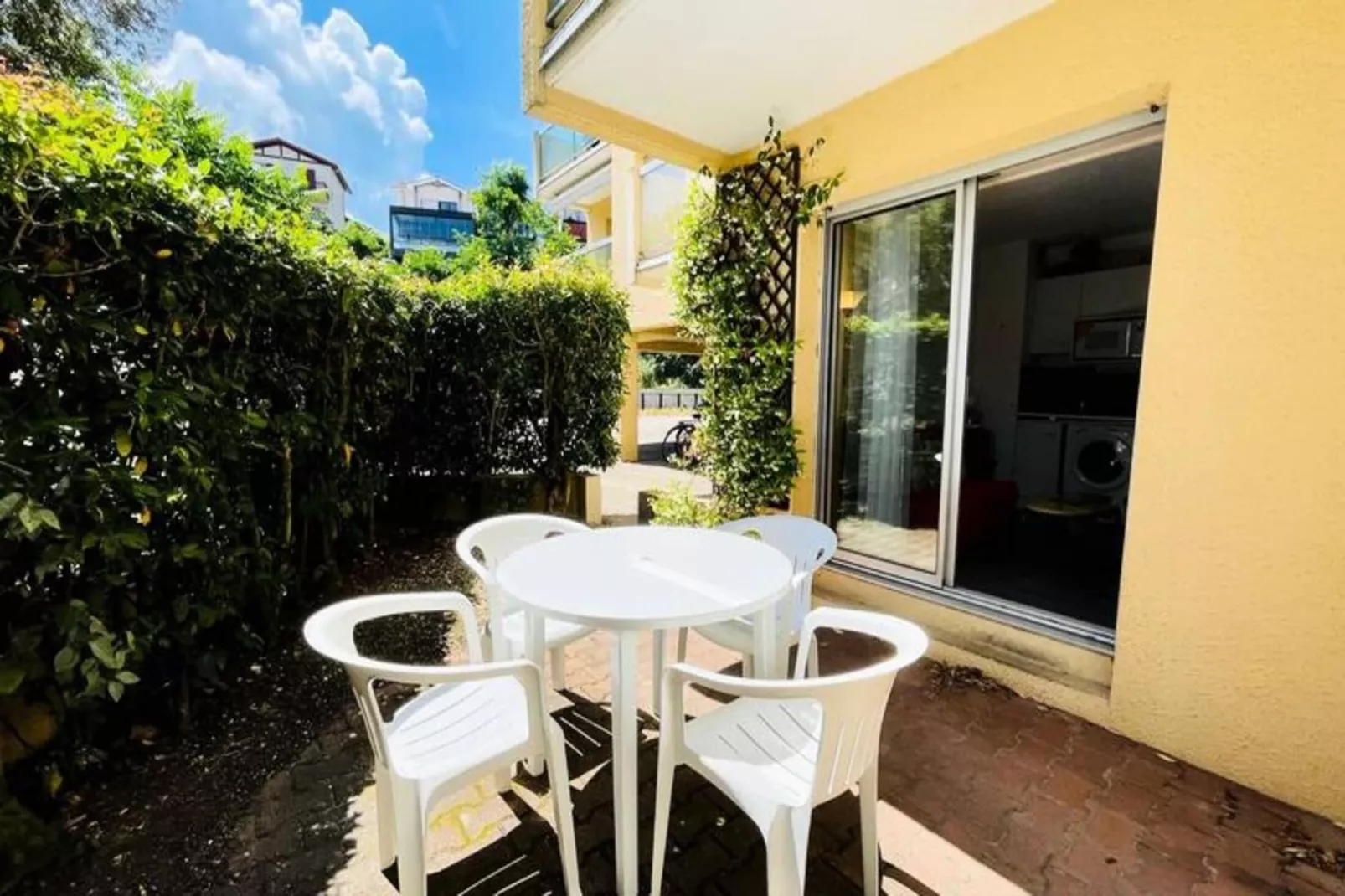 Résidence La Croisette-Exterior in summer