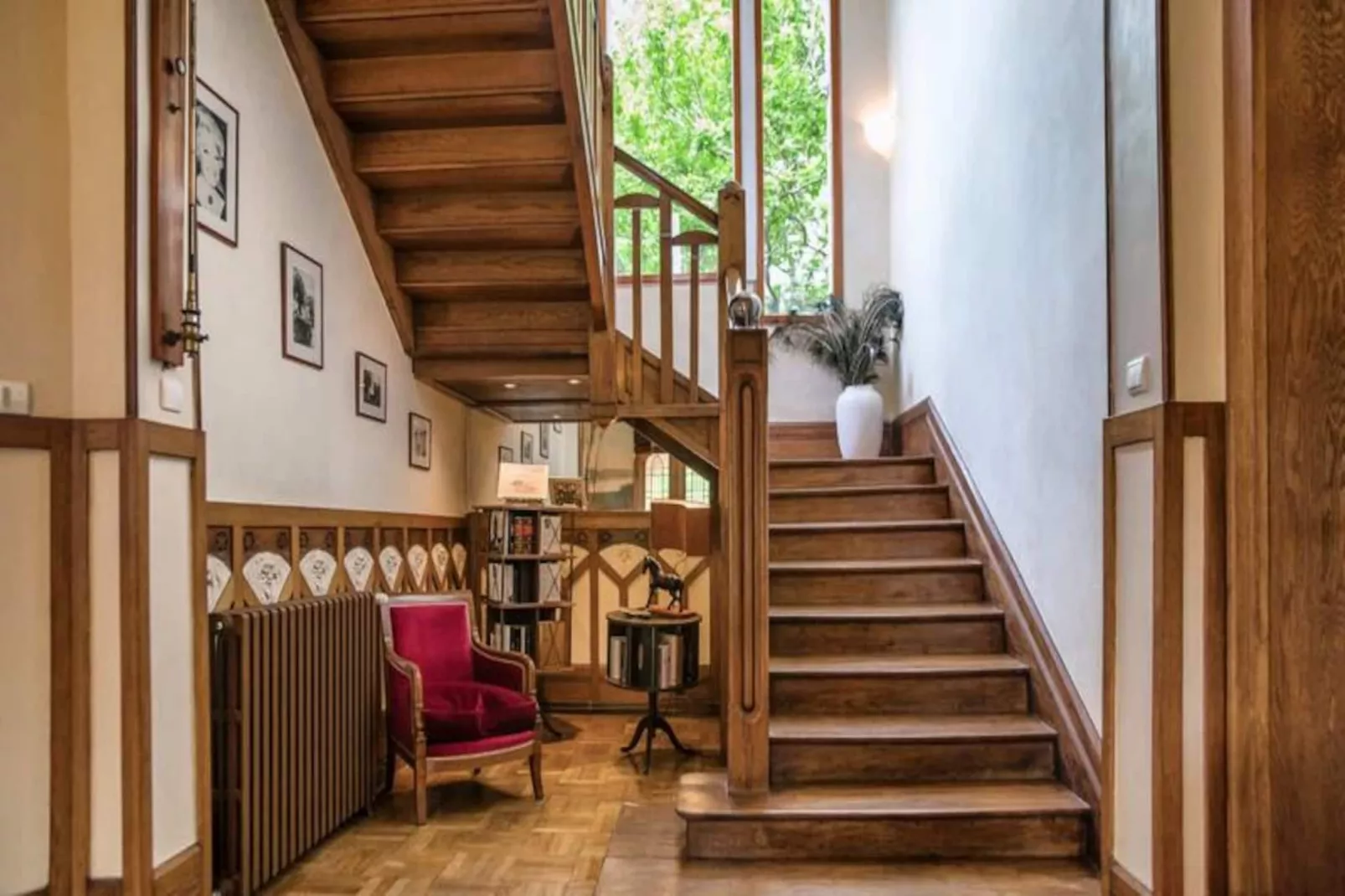 Villa  Arcachonnaise Spacieuse Au Style Authentique Proche De La Plage-Image-tags.