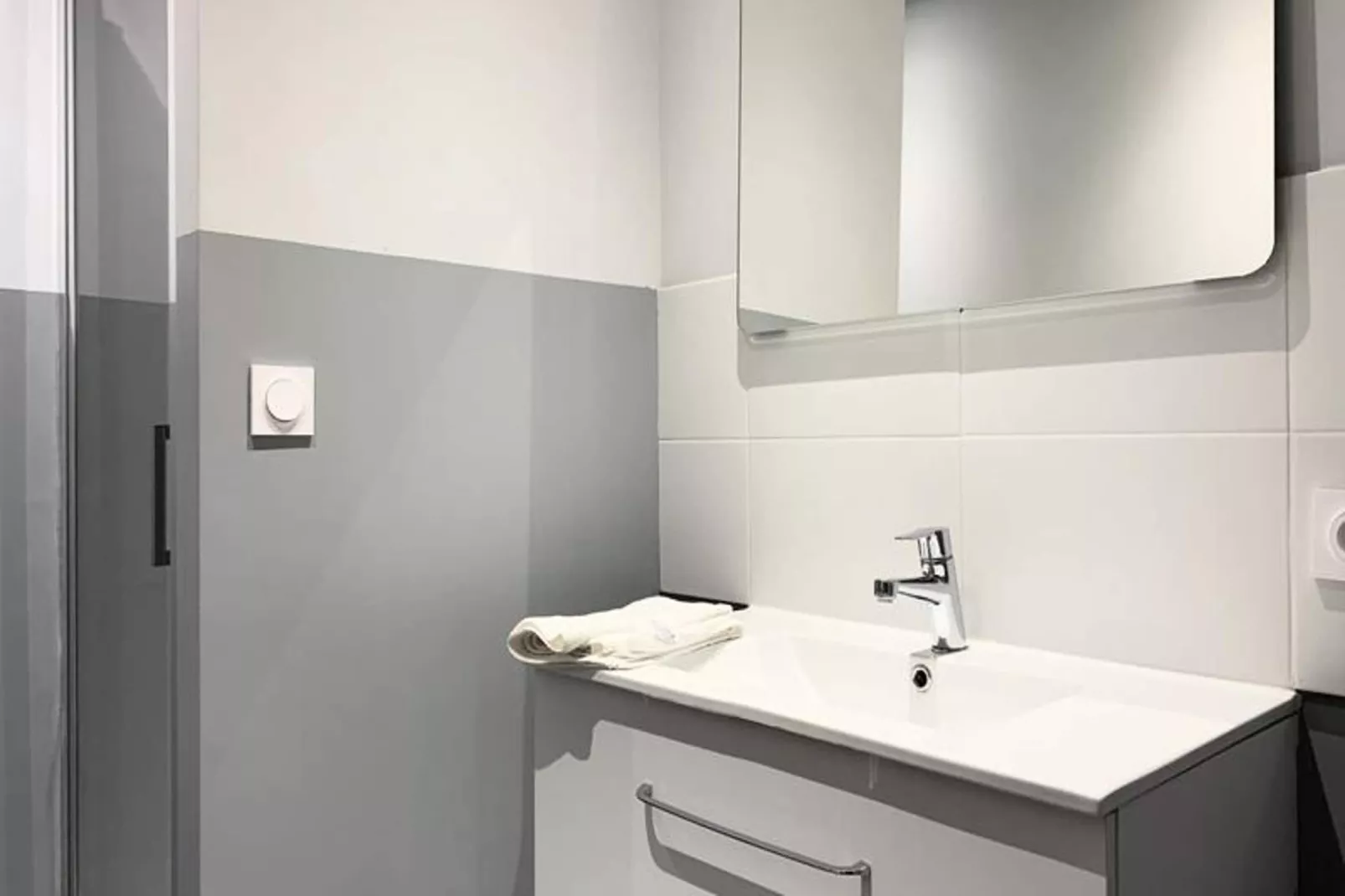 | Hello Sunshine ☀️| T3 6 Couchages| Caserne De Bonne-Badezimmer