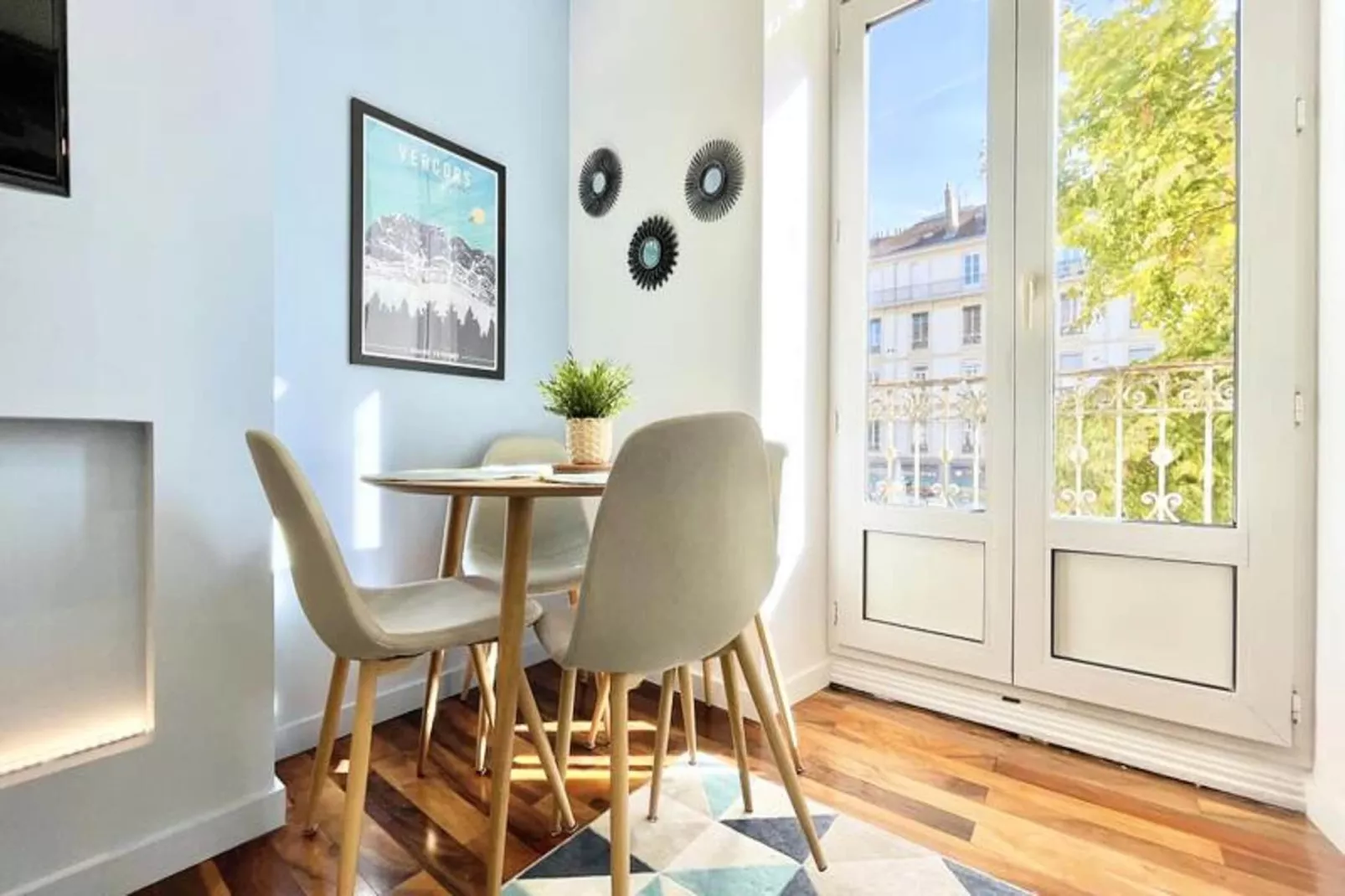 Le Cadet 👨&zwj;👩&zwj;👦&zwj;👦| Jean Jaur&egrave;s |tram A, B E E | T2 Tout &eacute;quip&eacute;-Salon