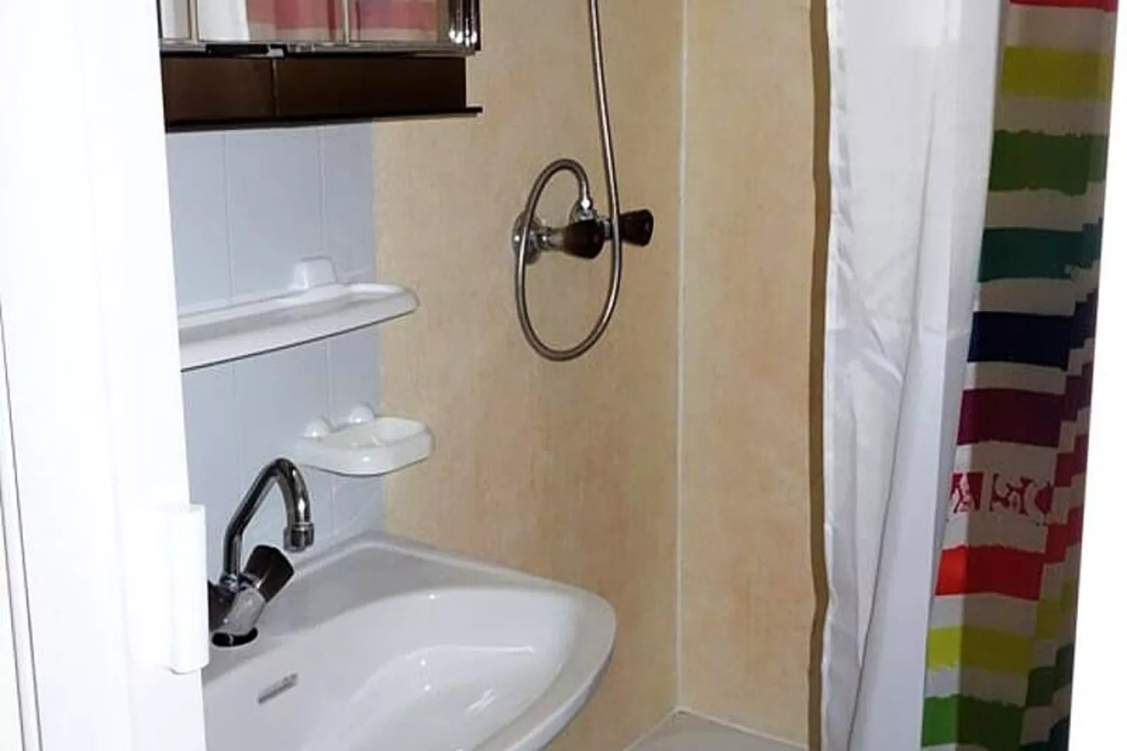 Résidence Menandiere-Badezimmer