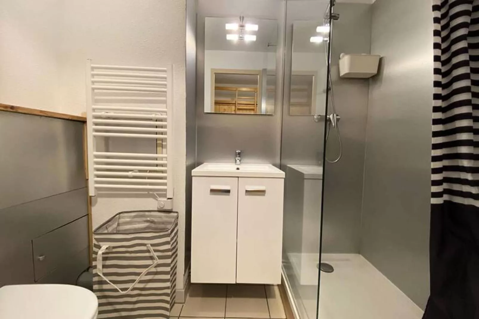 Résidence Grande Chaume-Bathroom