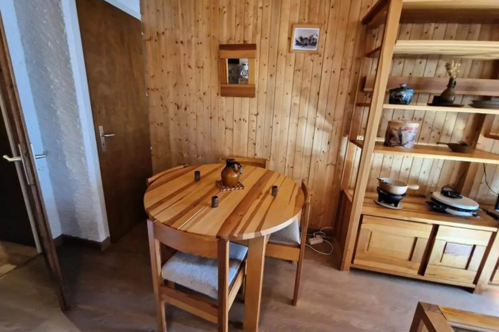 Résidence Brimbelles-Dining room