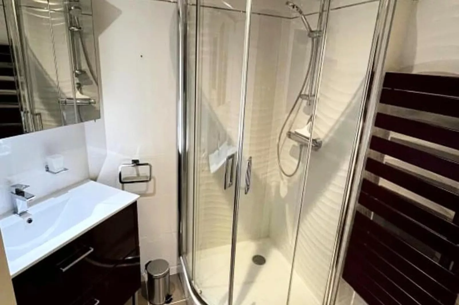 Résidence Bel Appartement En R&eacute;sidence Centre Ville  Avec Parking Class&eacute; 3*-Salle de bain