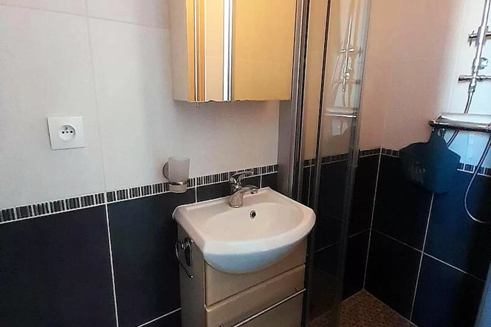 Résidence 34 Rue De Verdun-Salle de bain