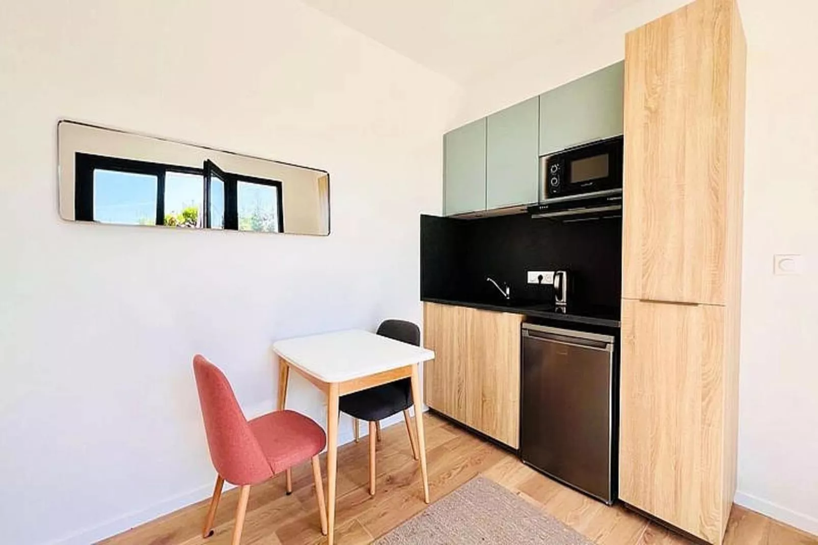 Résidence 20 Boulevard Anatole France-Dining room