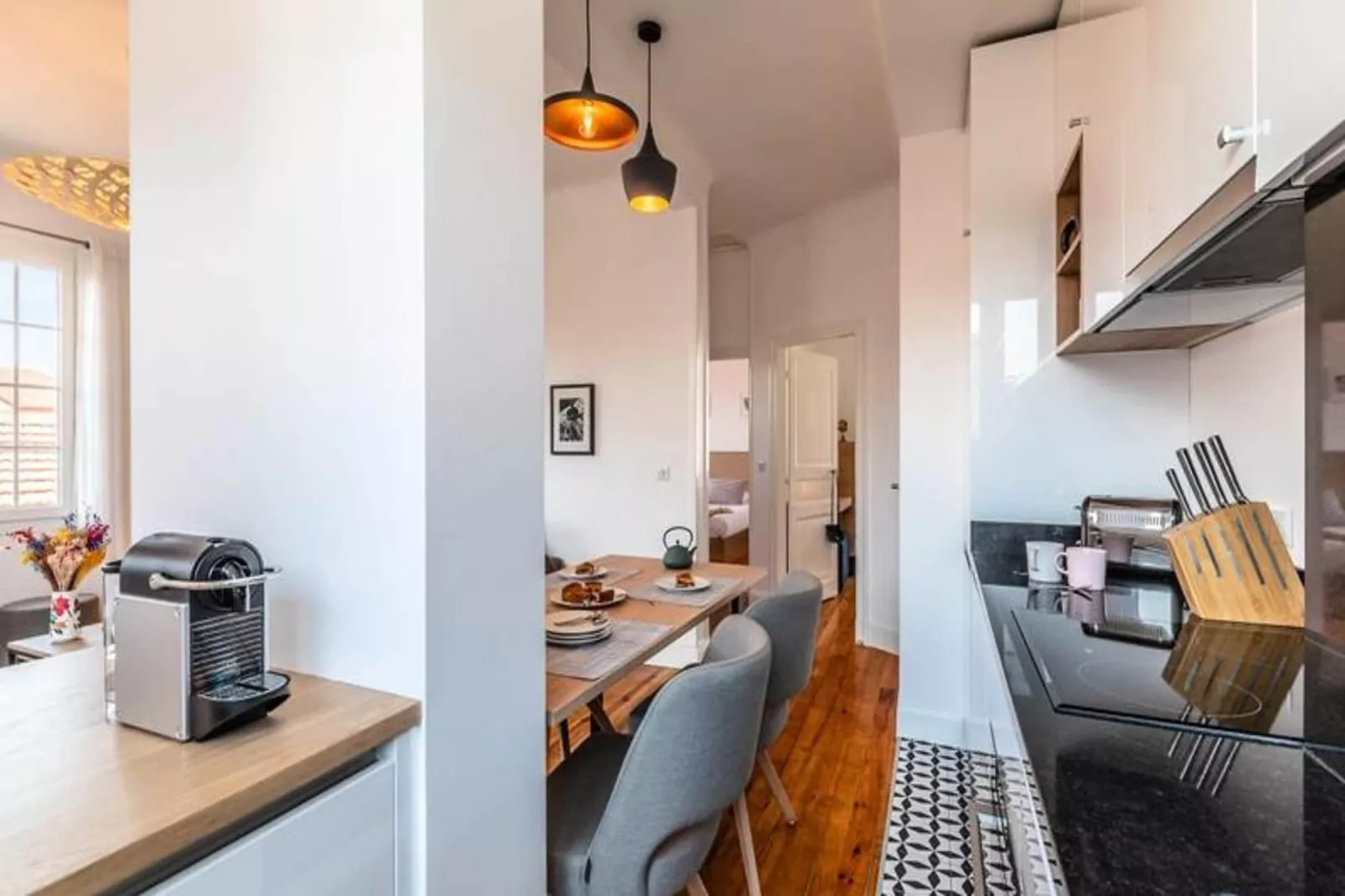 Superbe Appartement Plein De Charme Avec Balcon, 2ch, &agrave; 5min De La Plage-Kitchen