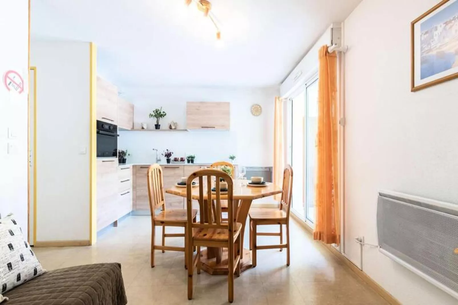 Résidence Montsegu-Dining room