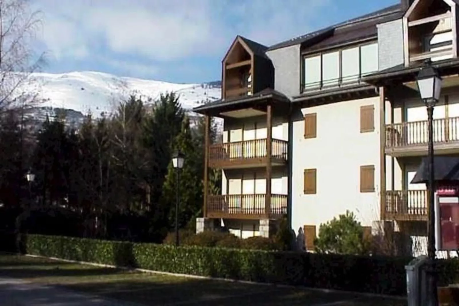 Résidence Le Parc - Exterior in summer