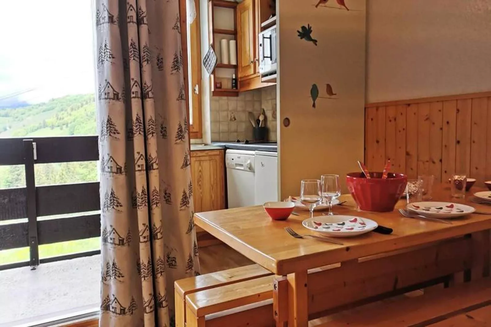 Résidence Orgentil-Salle à manger