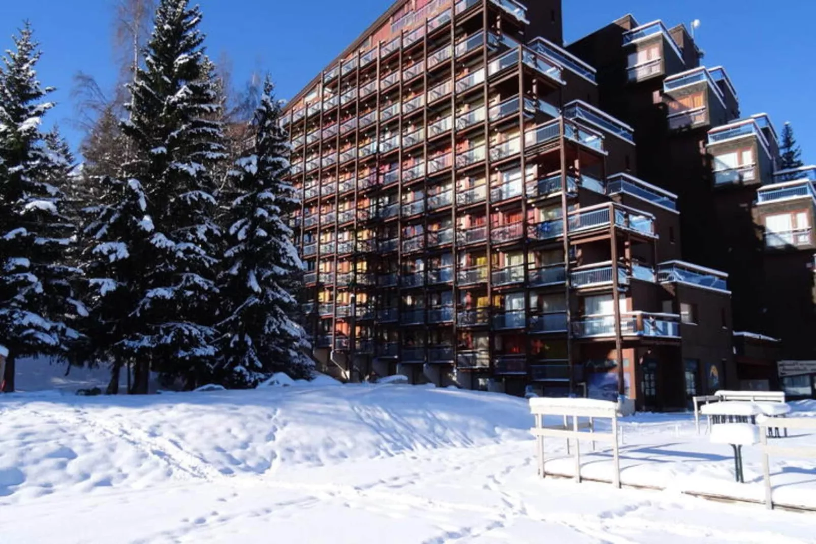 Résidence Belles Challes - Exterior in summer