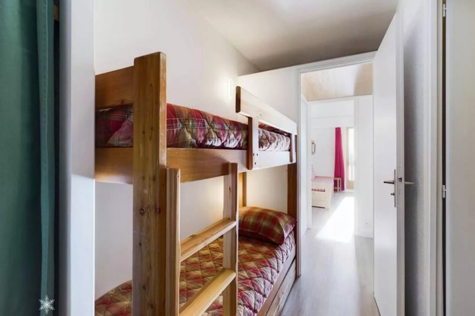 Résidence Belvedere-Exterior in summer