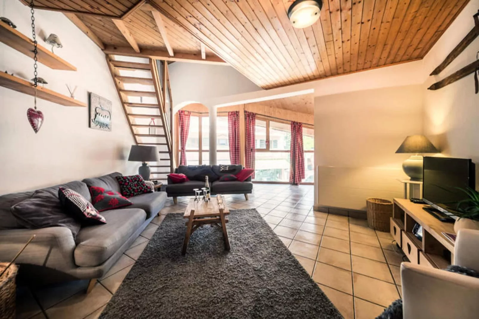 Résidence Morzna-Salle à manger