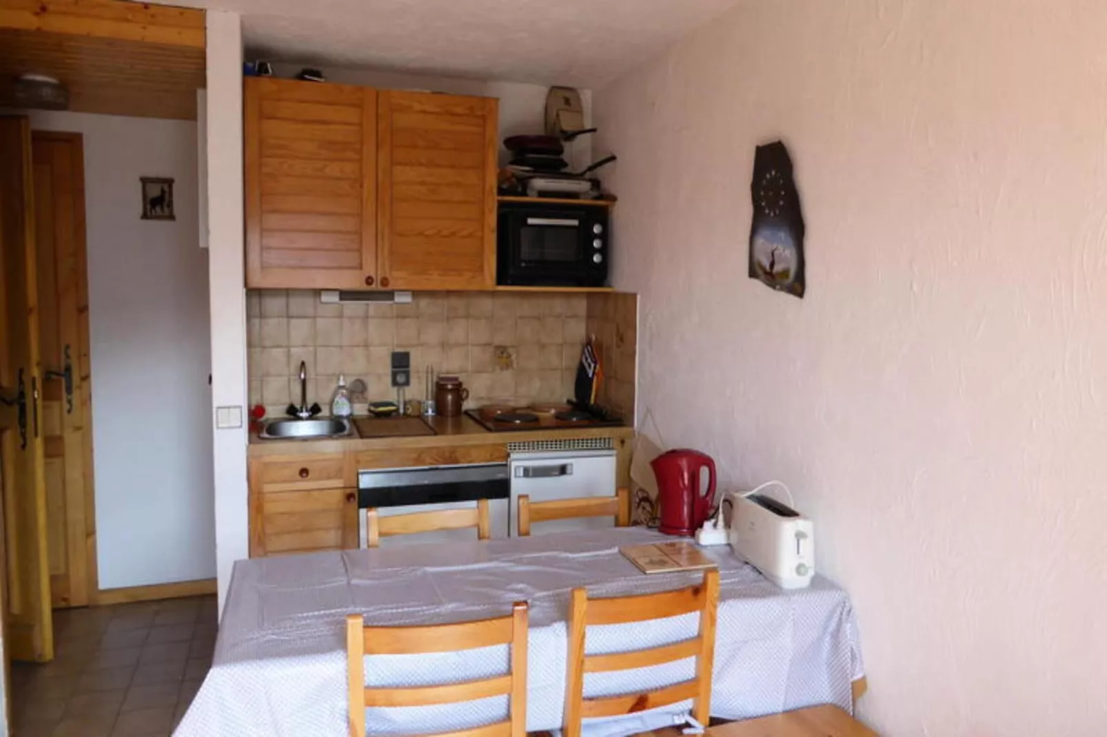 Résidence Les Loges-Exterior in summer