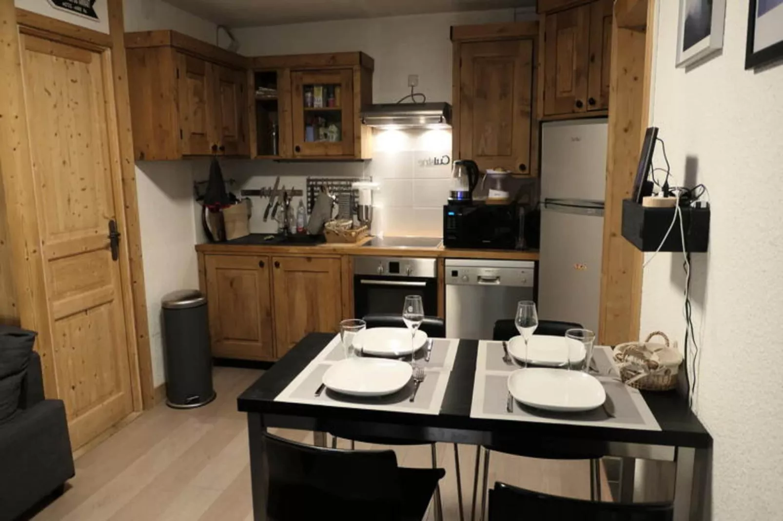 Les Chalet Du Soleil-Dining room