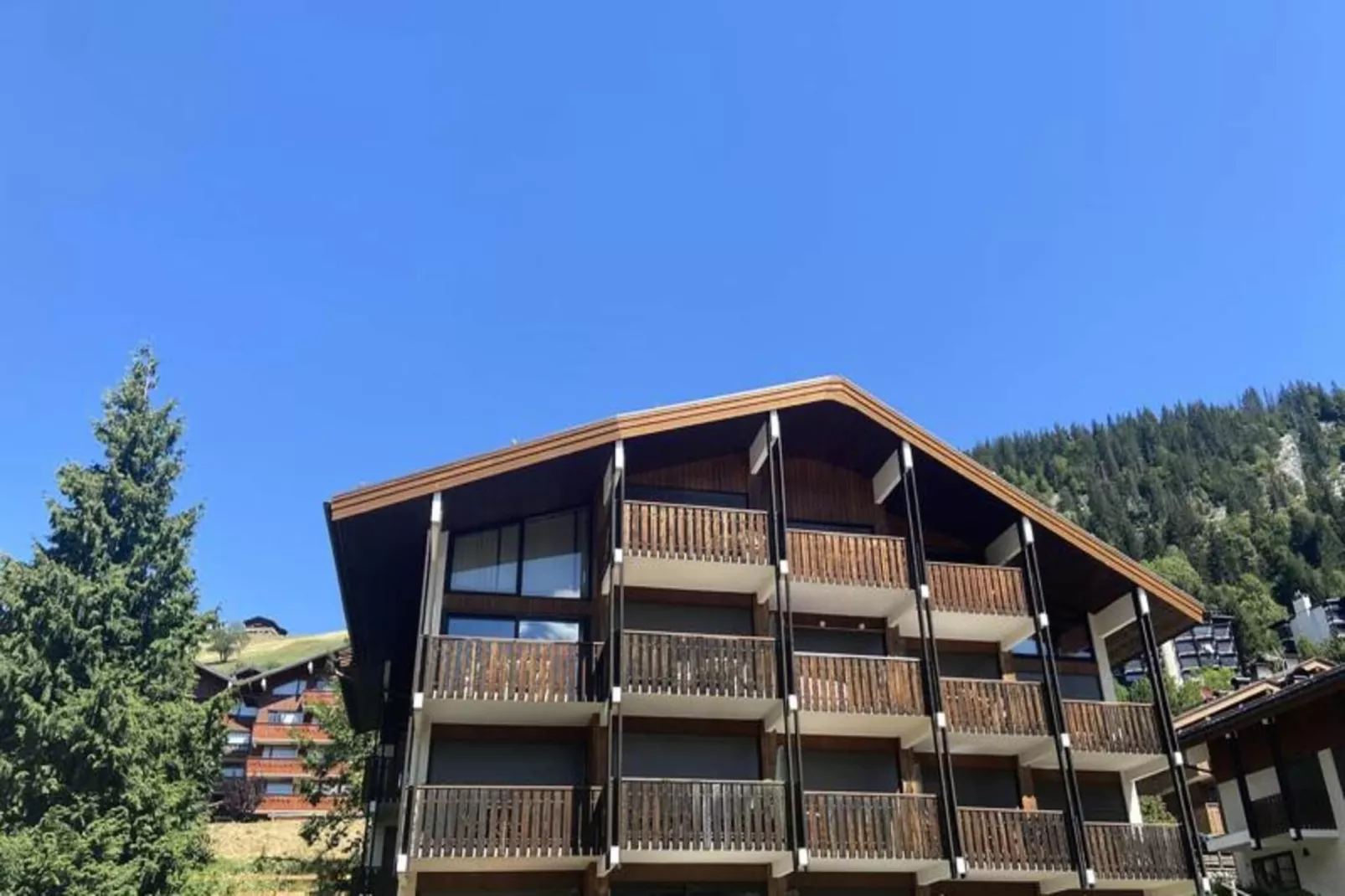 Résidence Granges B-Exterior in summer